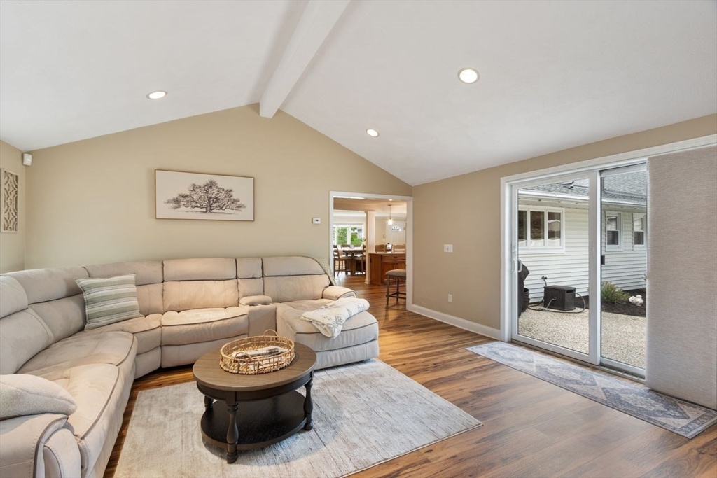 3 Maryvale Ln, Peabody, MA Photo #10