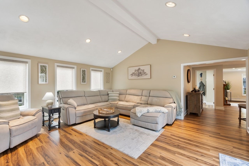 3 Maryvale Ln, Peabody, MA Photo #11