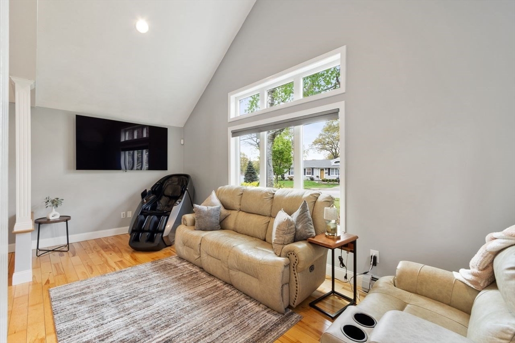 3 Maryvale Ln, Peabody, MA Photo #17
