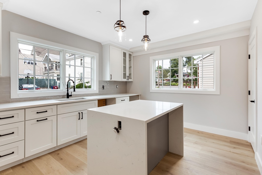 8 Crystal Street 2