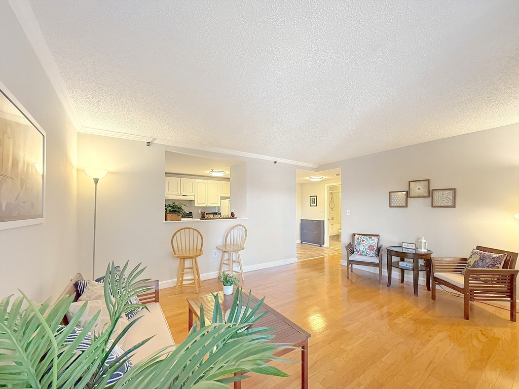 15 N Beacon St 208