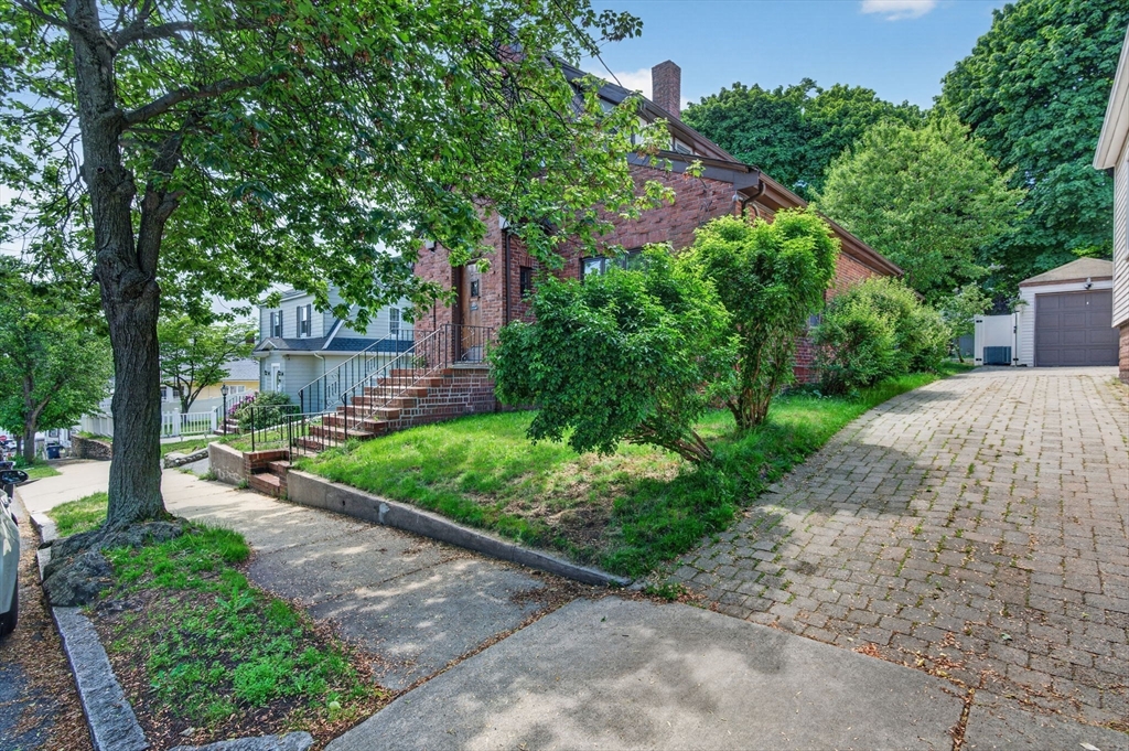 Photo 4 Photo 4