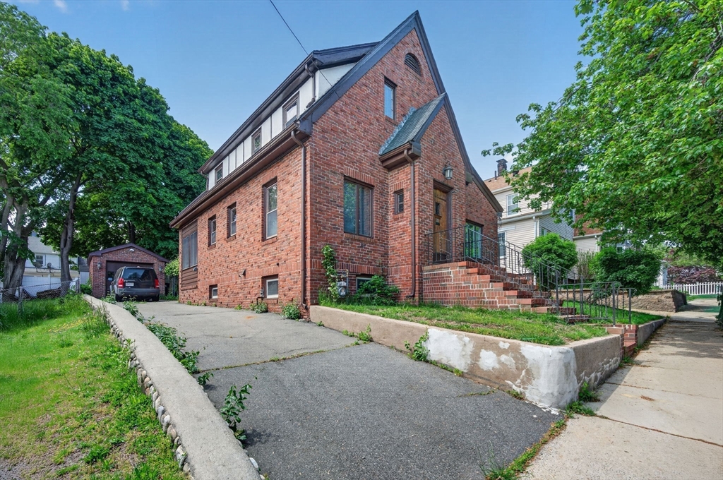Click for 28 Thurlow Ave, Revere, MA slideshow Click for 28 Thurlow Ave, Revere, MA slideshow