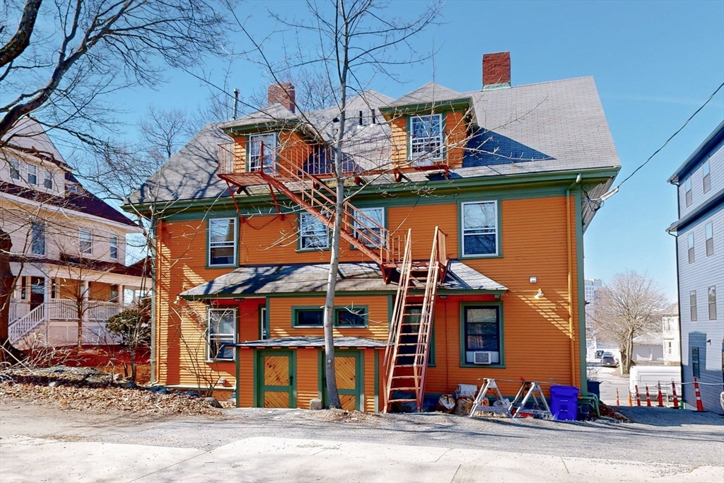 588-590 Cambridge St