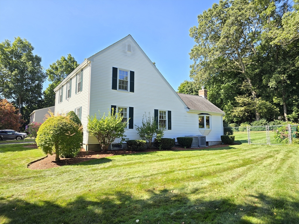 42 Wayside Ln