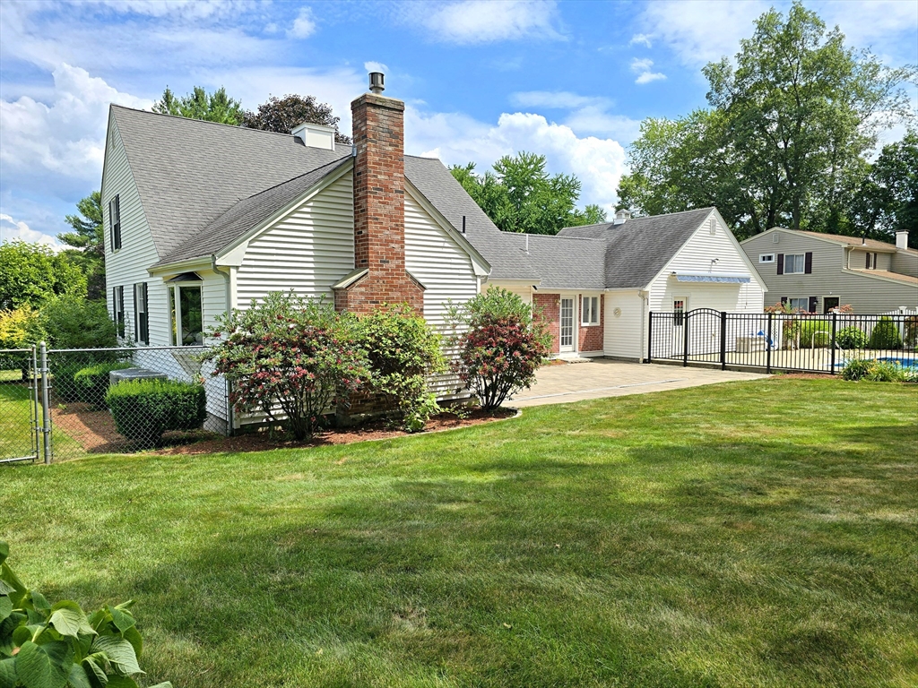 42 Wayside Ln