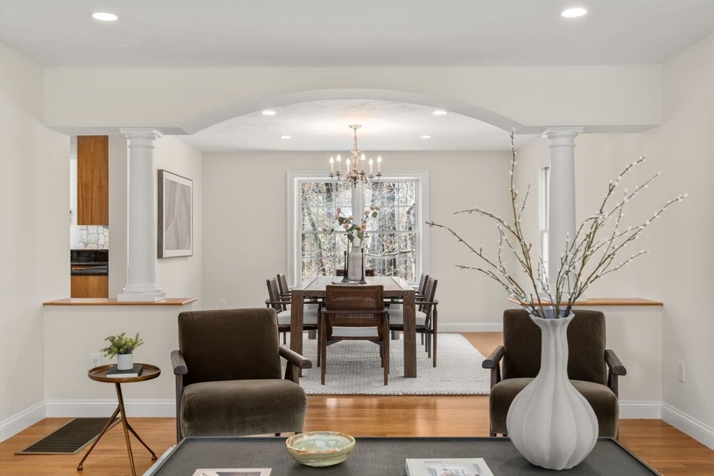 7 Crest Circle