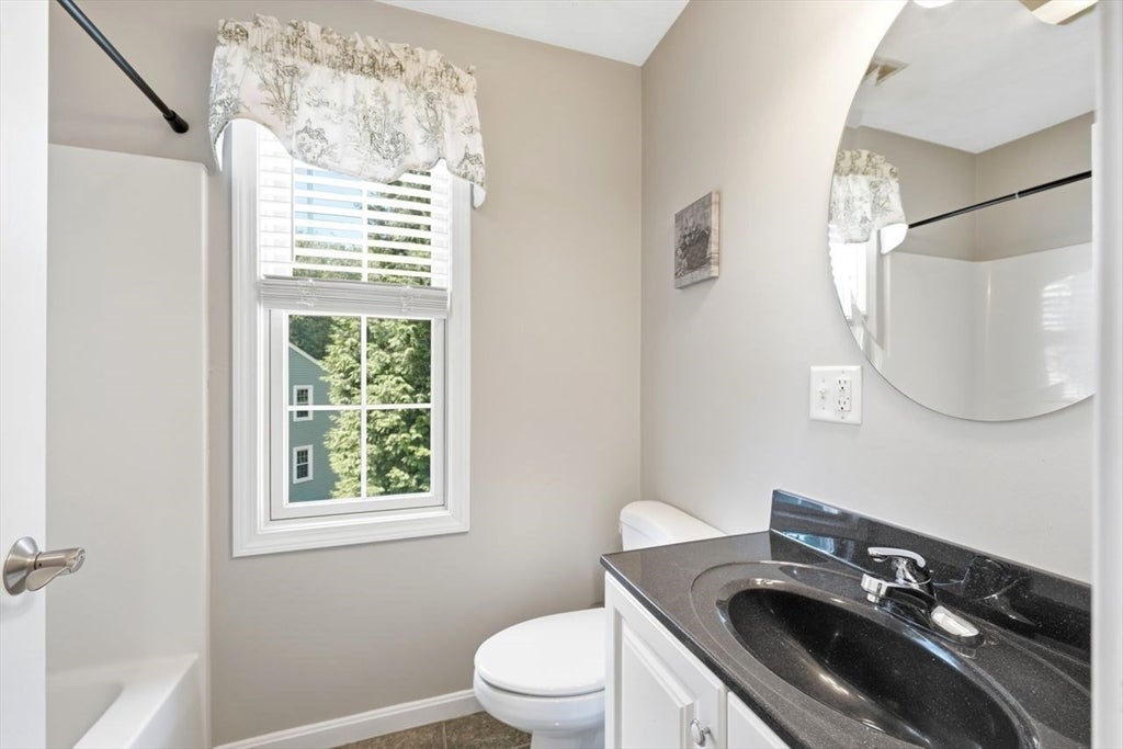 18 Parsonage Hill Rd, Haverhill, MA Photo #22