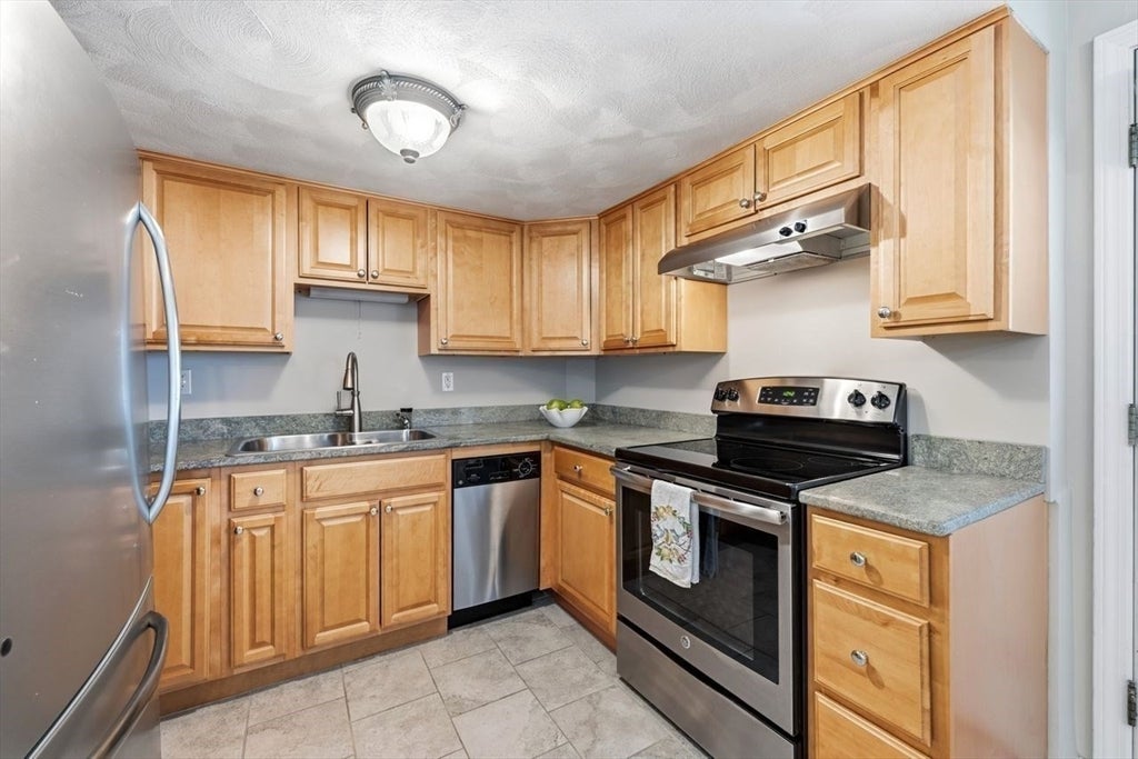 18 Parsonage Hill Rd, Haverhill, MA Photo #32