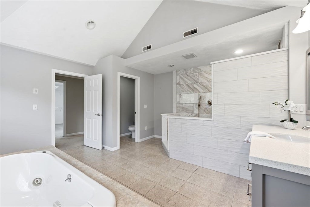 18 Parsonage Hill Rd, Haverhill, MA Photo #28