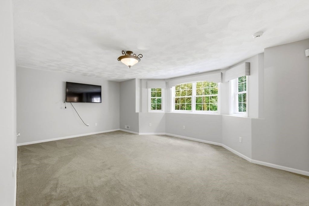 18 Parsonage Hill Rd, Haverhill, MA Photo #36