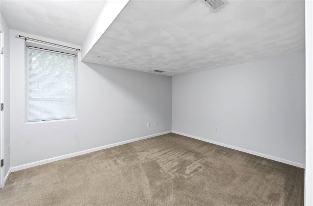 18 Parsonage Hill Rd, Haverhill, MA Photo #38