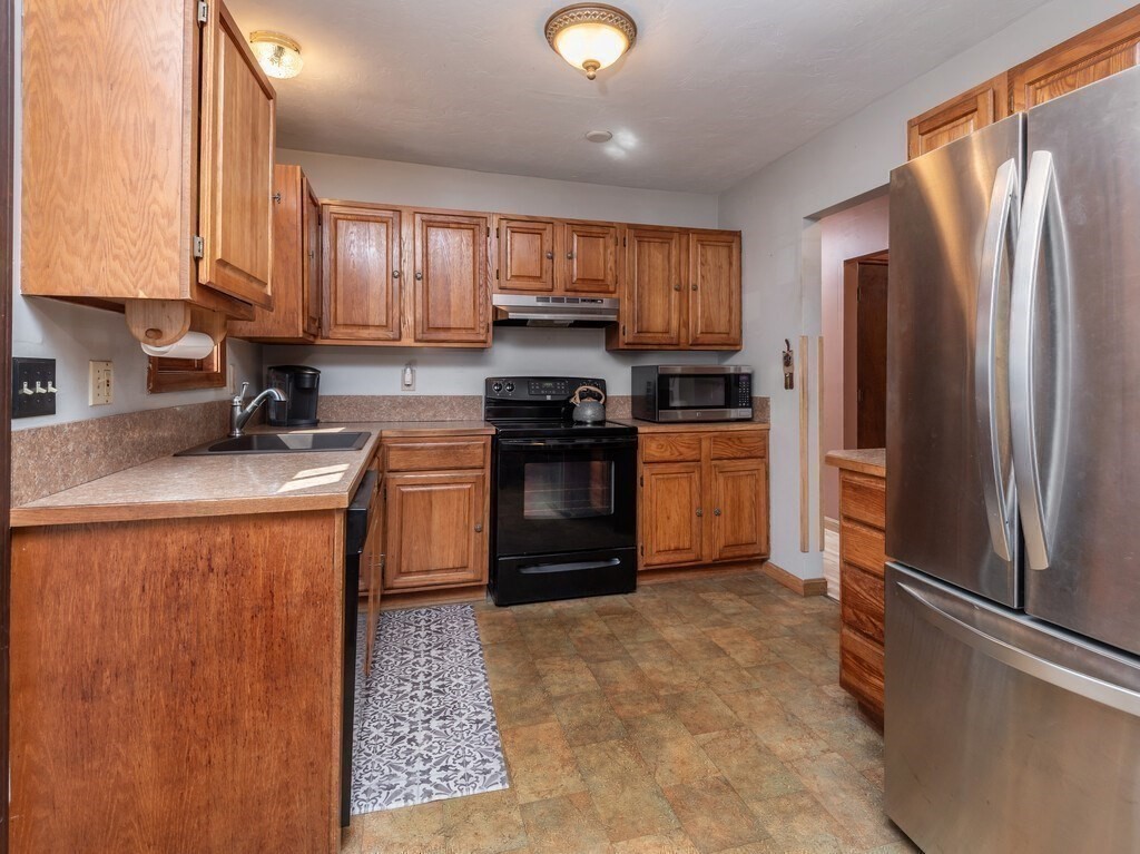 3 Hammond Street, Leicester, MA Photo #8