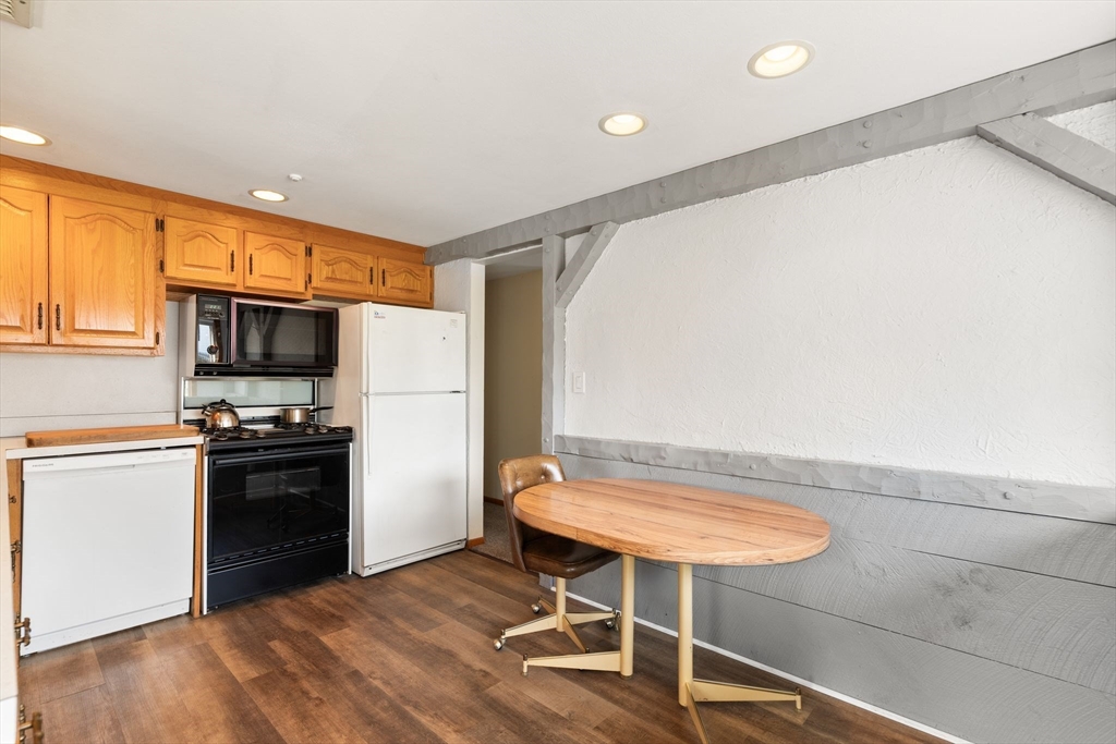 33 Julian Rd