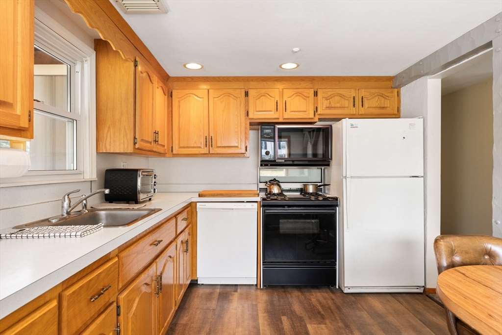 33 Julian Rd