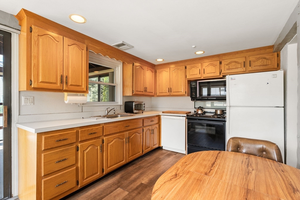 33 Julian Rd