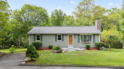 34 Heath Rd Shrewsbury MA 01545