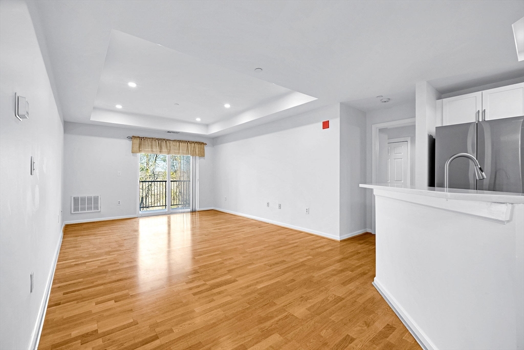 989 East Street 106