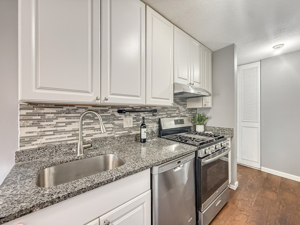 22 Shrewsbury Green Dr I