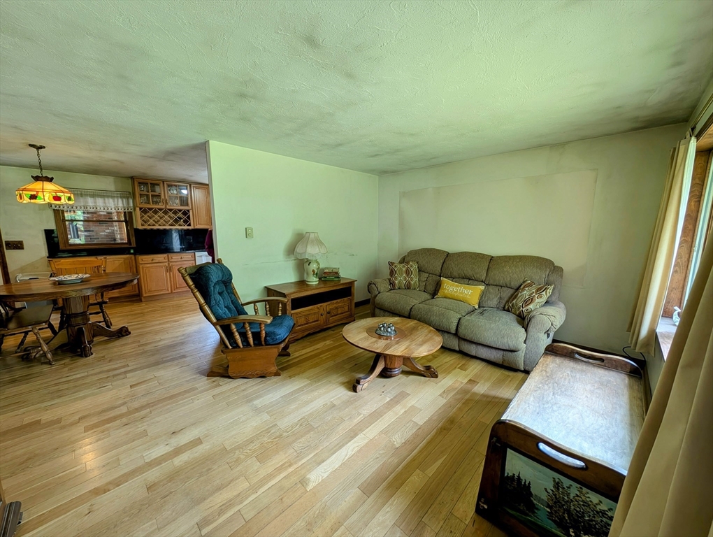 74 Ellis Rd