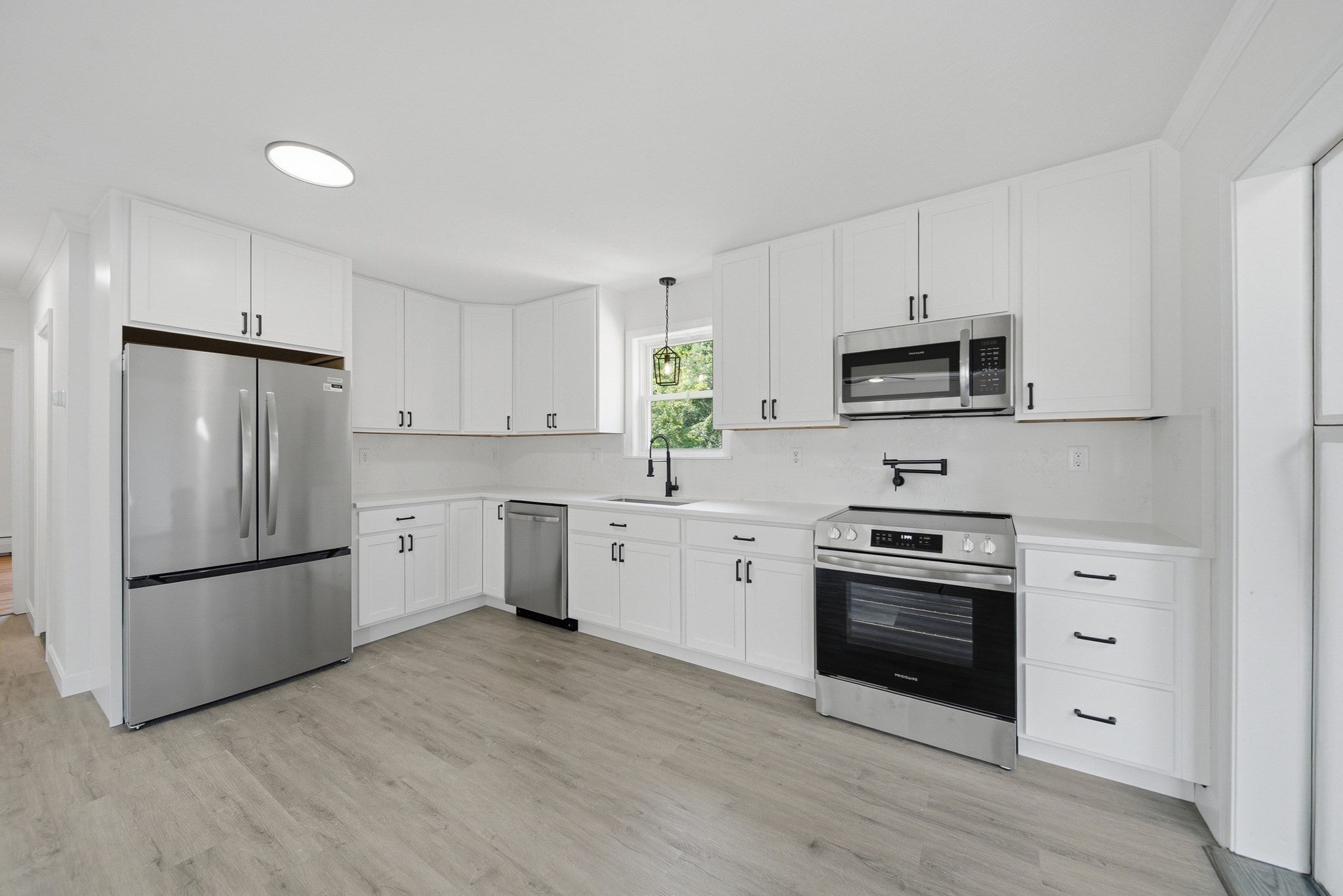 6 Sterling St, Leicester, MA, 6 Sterling St, Leicester, MA Photo #2