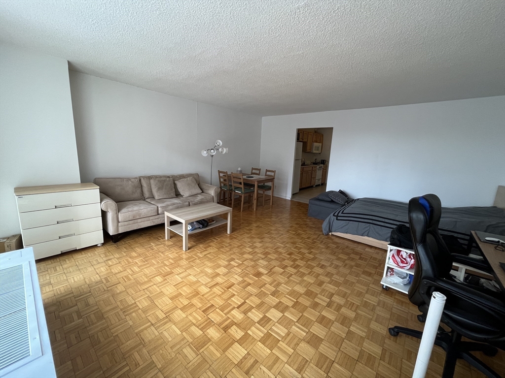 44 Washington St 606