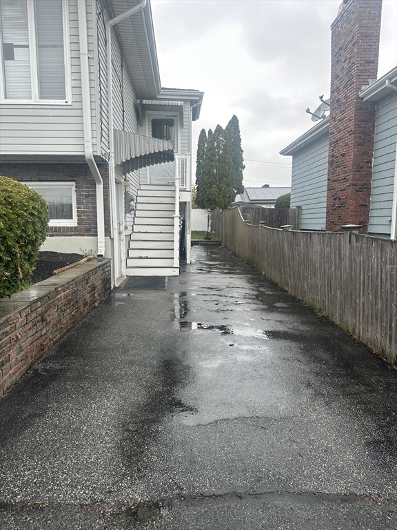 122 Lantern Rd