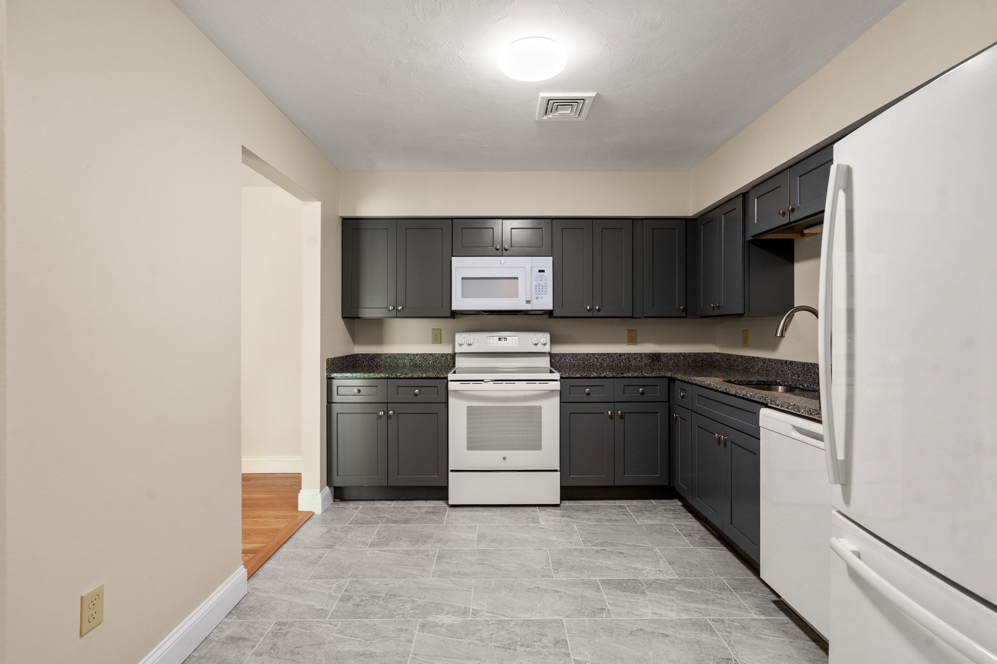 5 Farmer Rd #5, Milton, MA, 5 Farmer Rd #5, Milton, MA Photo #8