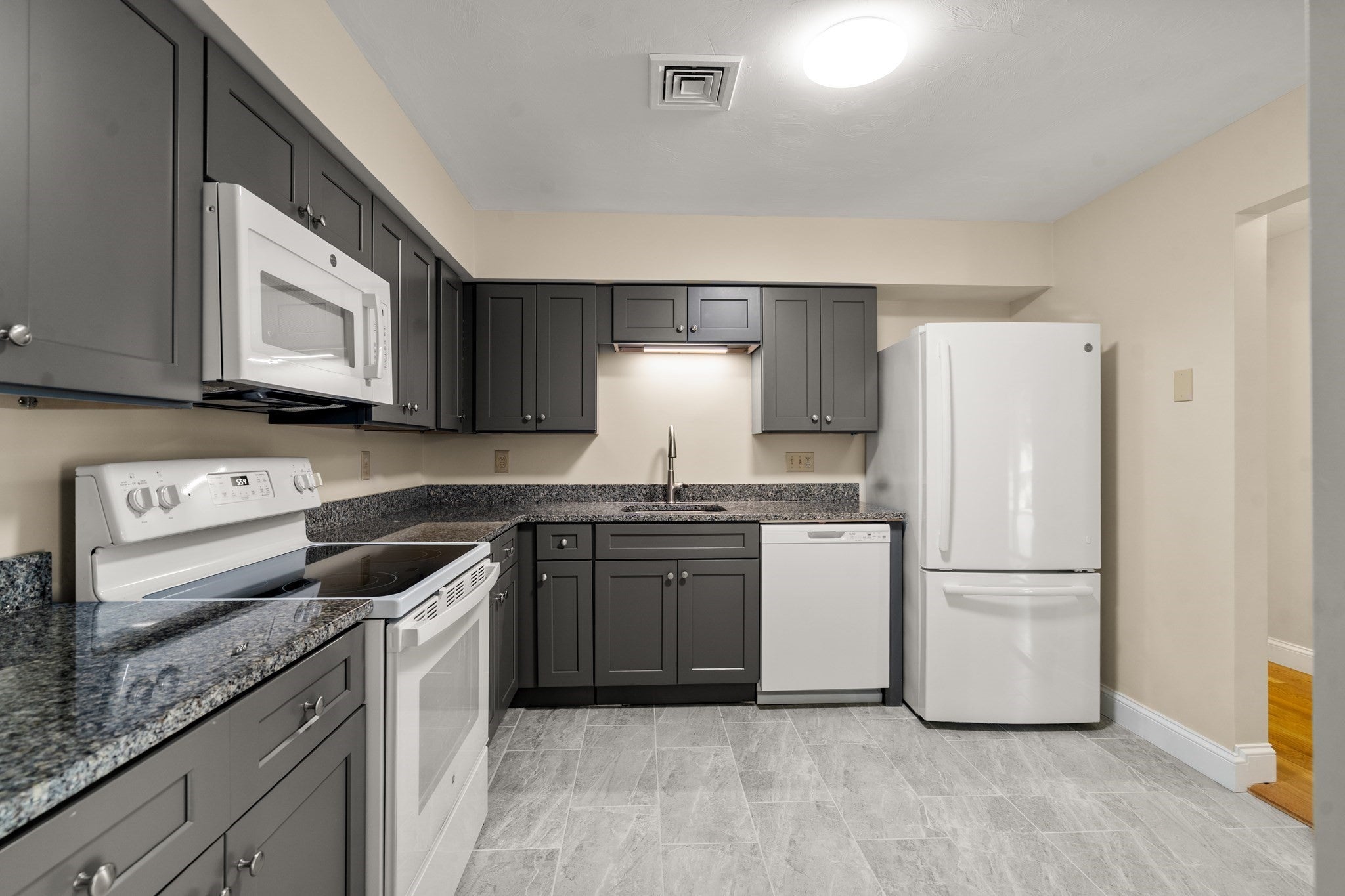 5 Farmer Rd #5, Milton, MA, 5 Farmer Rd #5, Milton, MA Photo #9
