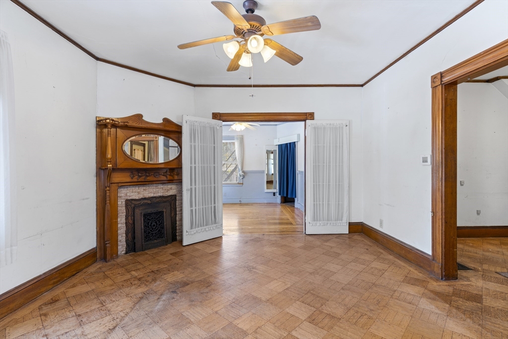 10 Alcott St