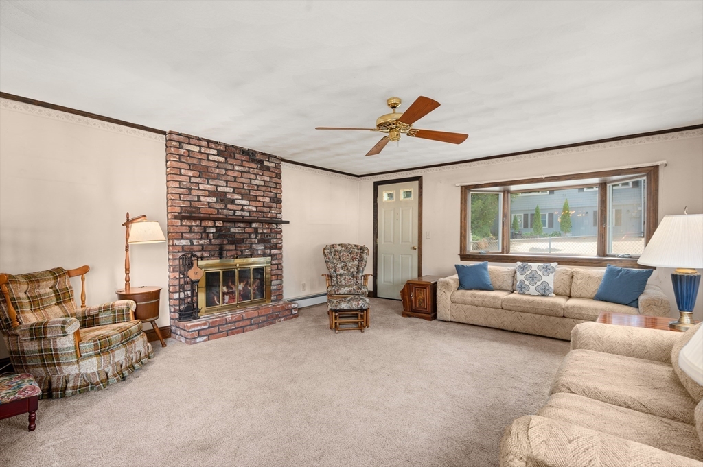 73 Sweetwater St