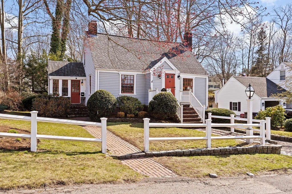 56 Adams Pl