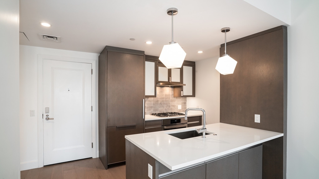 100 Lovejoy Wharf 4-H