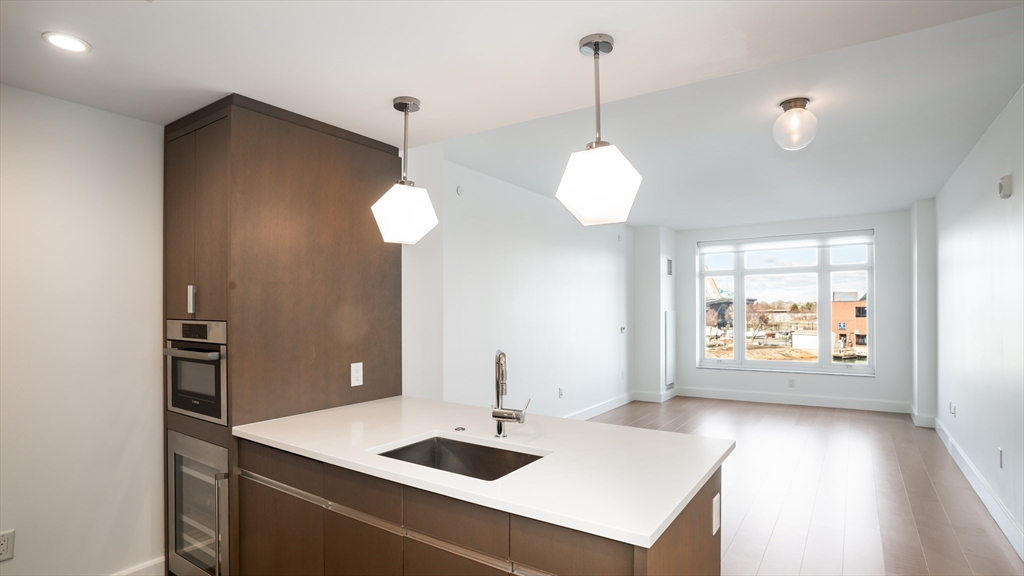 100 Lovejoy Wharf 4-H