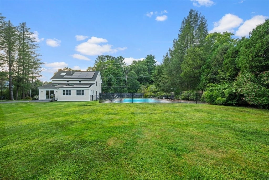 5 Elm Street, Upton, MA Photo #2