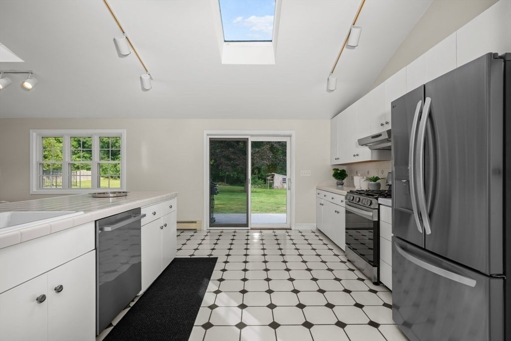 5 Elm Street, Upton, MA Photo #12