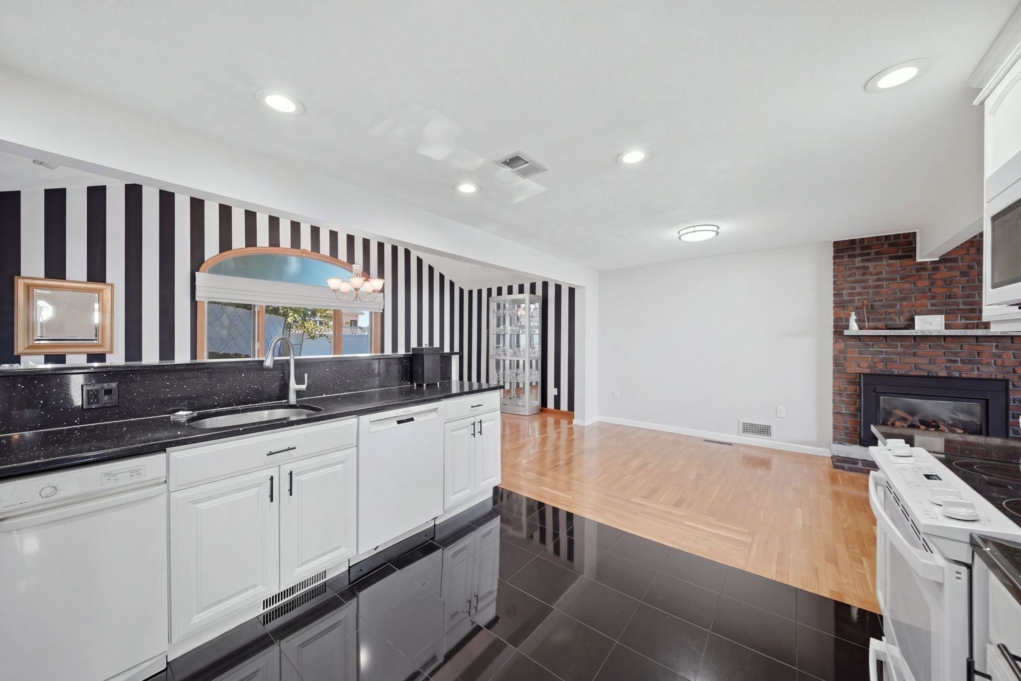 30 Mammola Way, Medford, MA, 30 Mammola Way, Medford, MA Photo #13