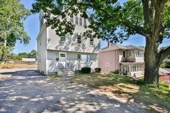 Photo of 77 Rock Glen Rd, Medford, MA