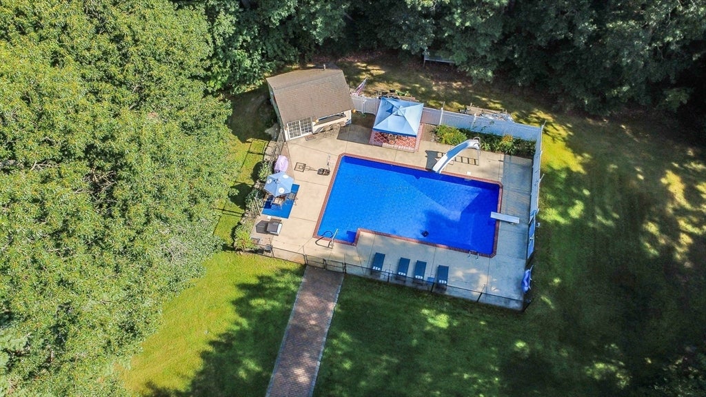 2 Sherwood DR, Halifax, MA Photo #32