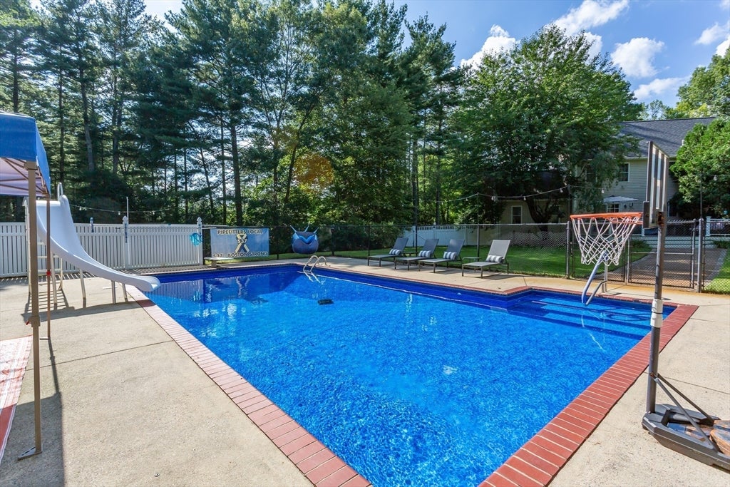 2 Sherwood DR, Halifax, MA Photo #27