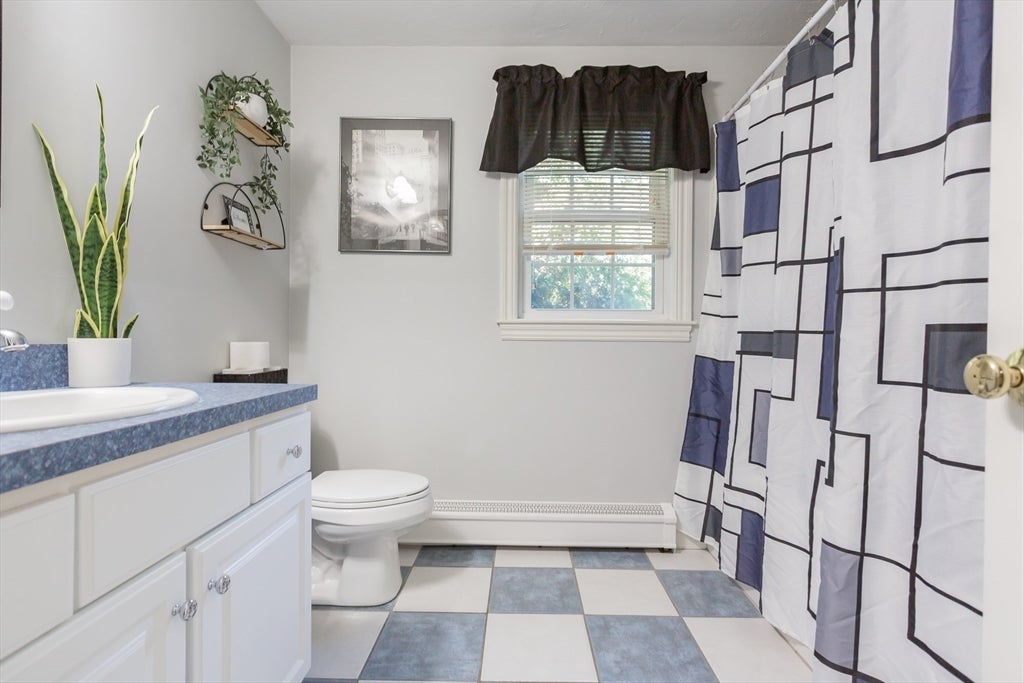 2 Sherwood DR, Halifax, MA Photo #21