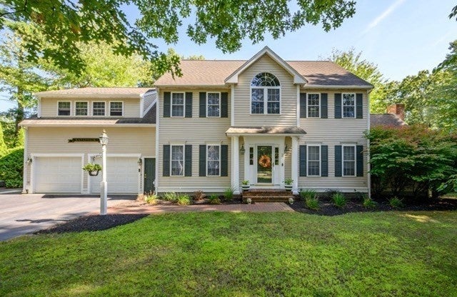 2 Sherwood DR, Halifax, MA Photo #35