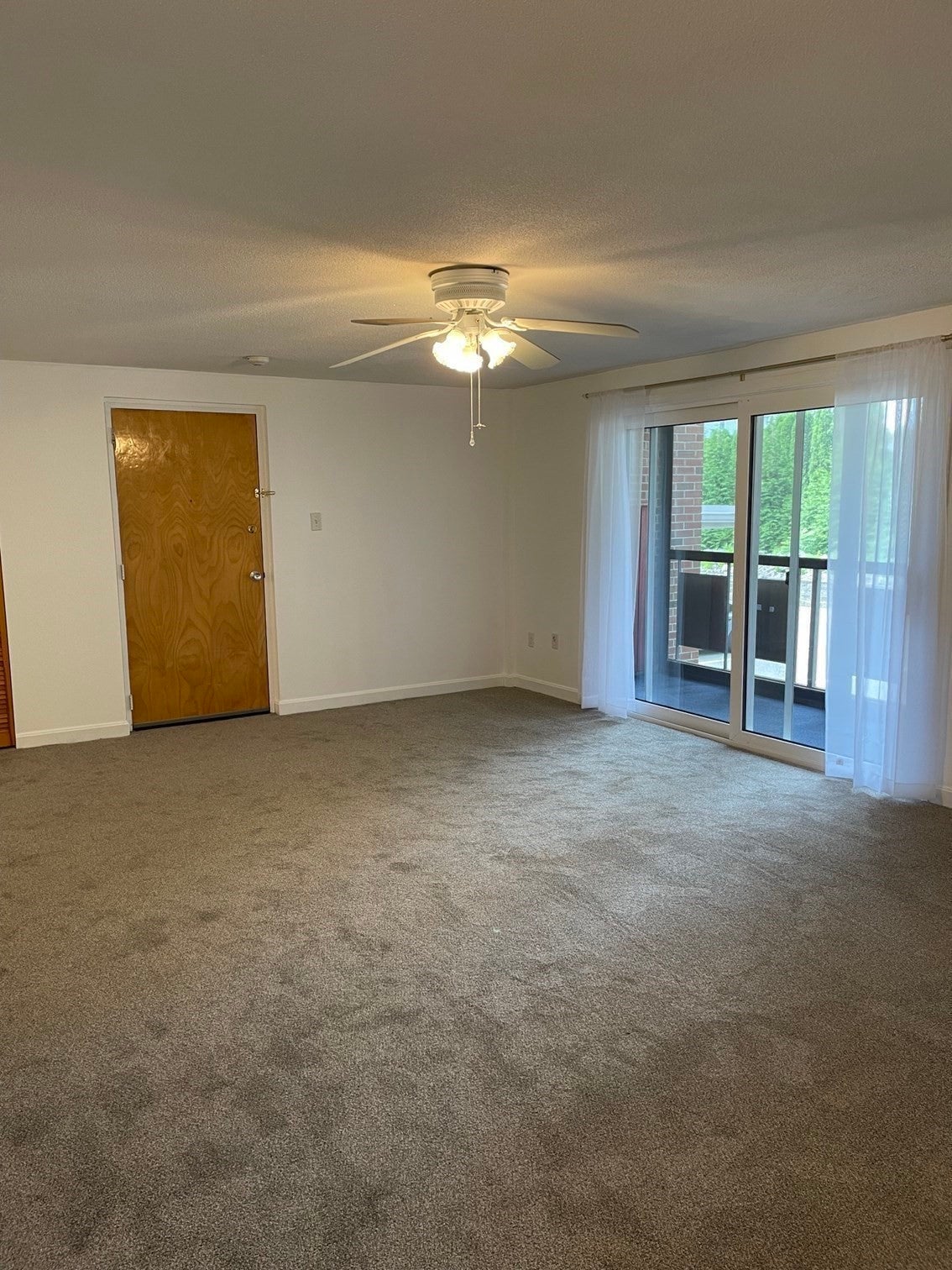 206 Rock St M5