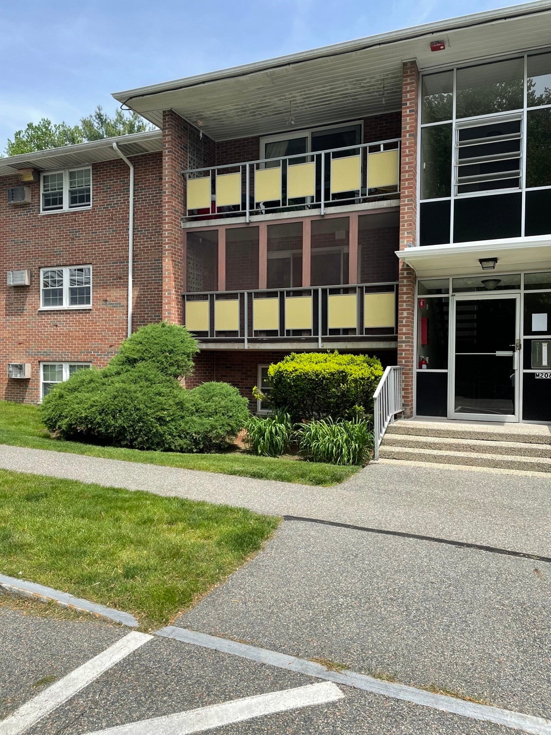 206 Rock St