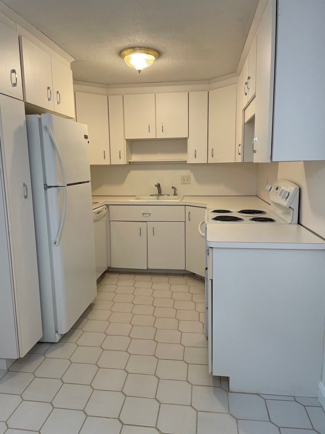 206 Rock St M5