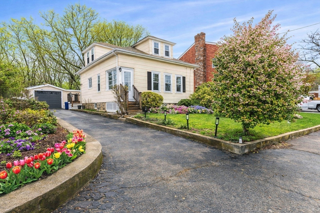 222 Windsor Ave