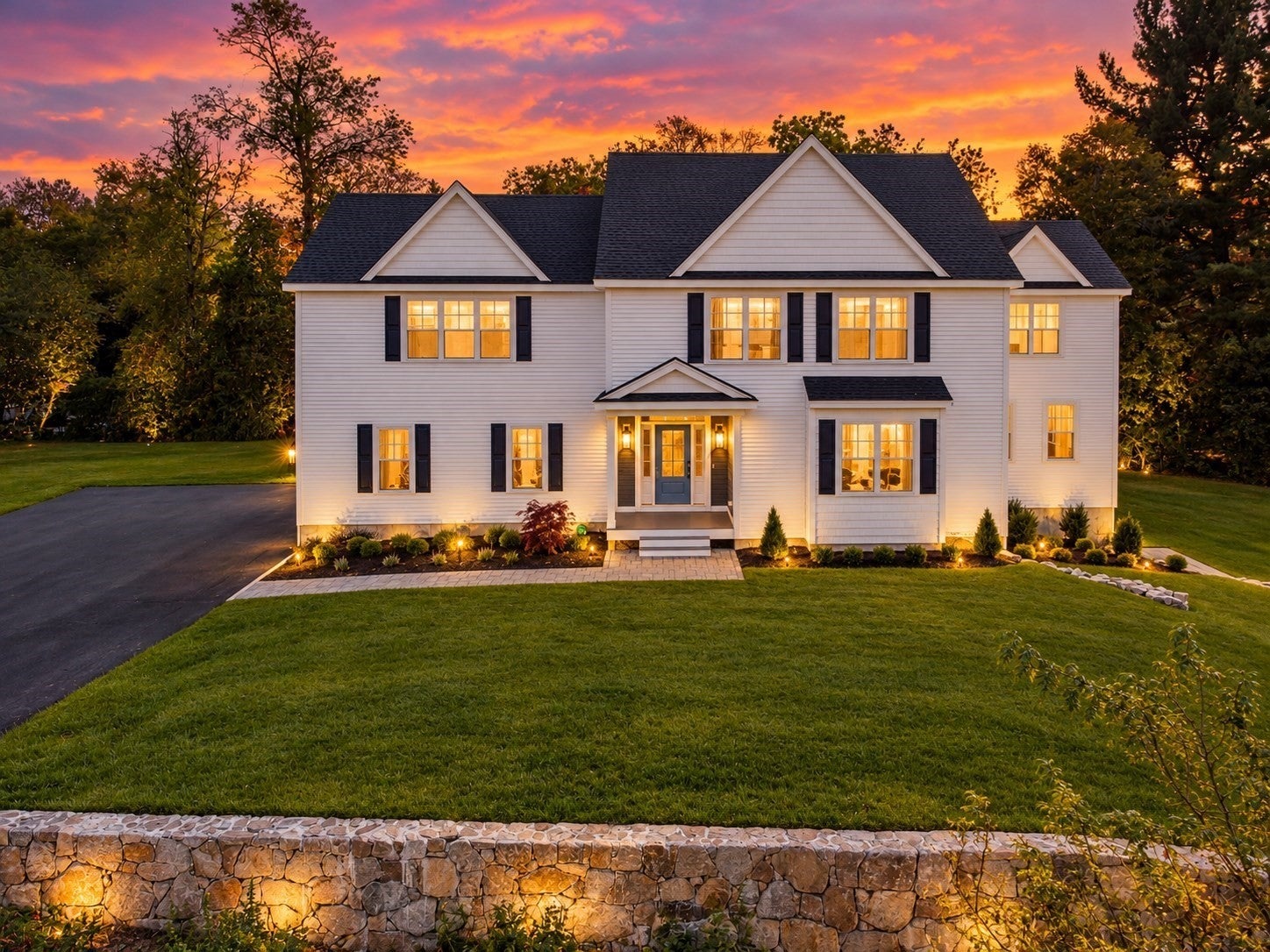 Photo of 10 Laurel Glen Ct, Holliston, MA