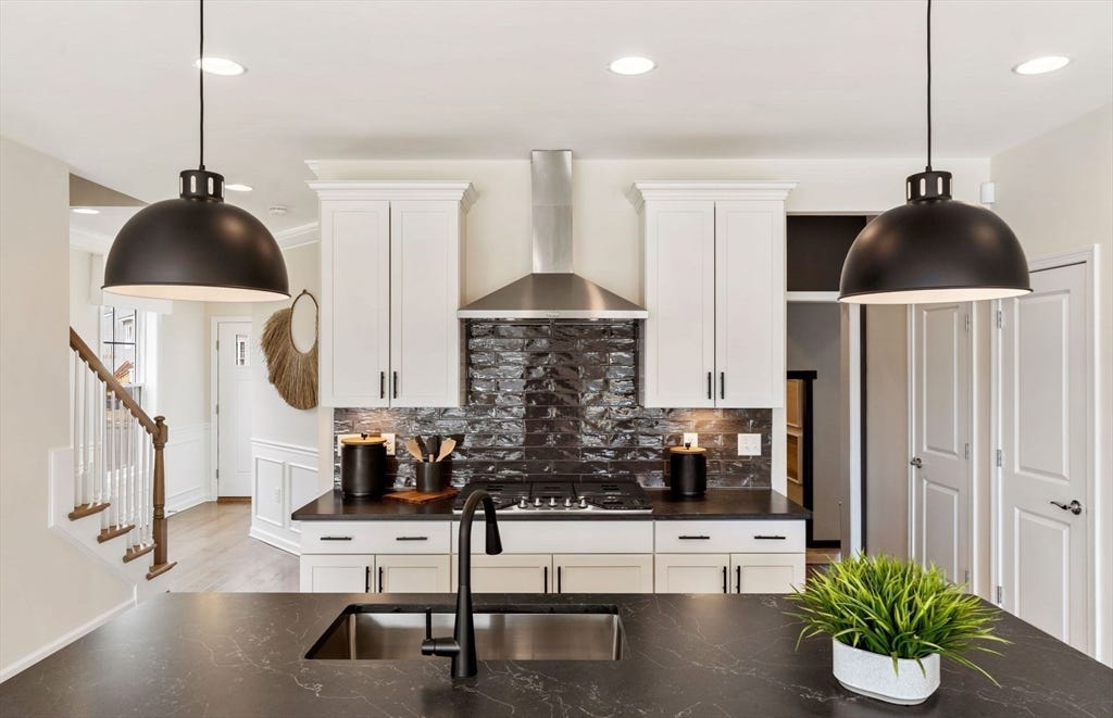 Photo of 25 Emerald Run #15, Shrewsbury, MA 01545 (MLS # 73555232)