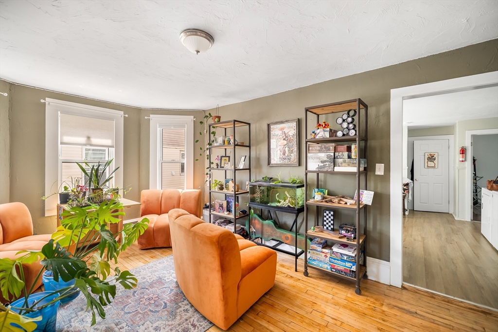 25 Almont Ave, Worcester, MA Photo #31