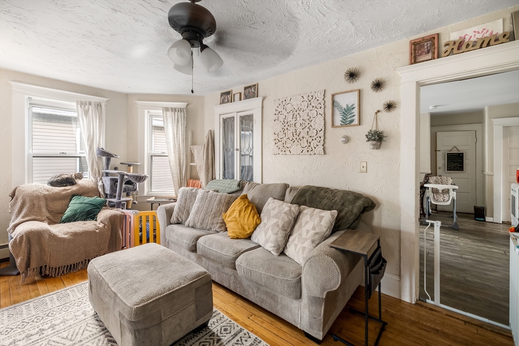 25 Almont Ave, Worcester, MA Photo #17